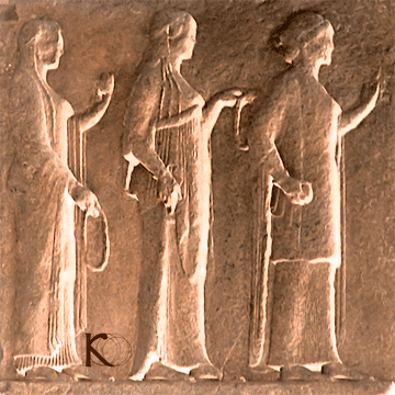 Représentation ancienne (5e s. av. J.-C.) des Charites, bas relief grec.